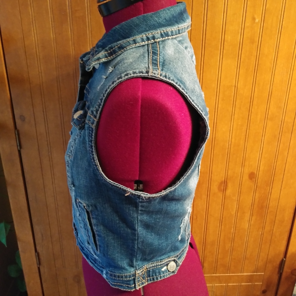 Wallflower Distressed Cropped Blue Denim Vest - Picture 3 of 8